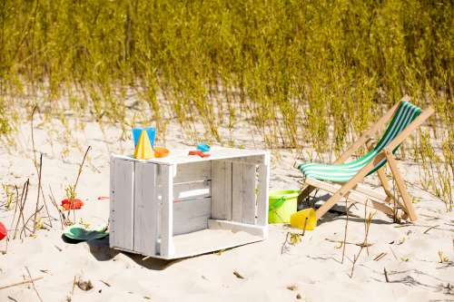 Sommer_Mood Sandzeug und Sonnenstuhl